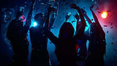 People dancing in a nightclub 